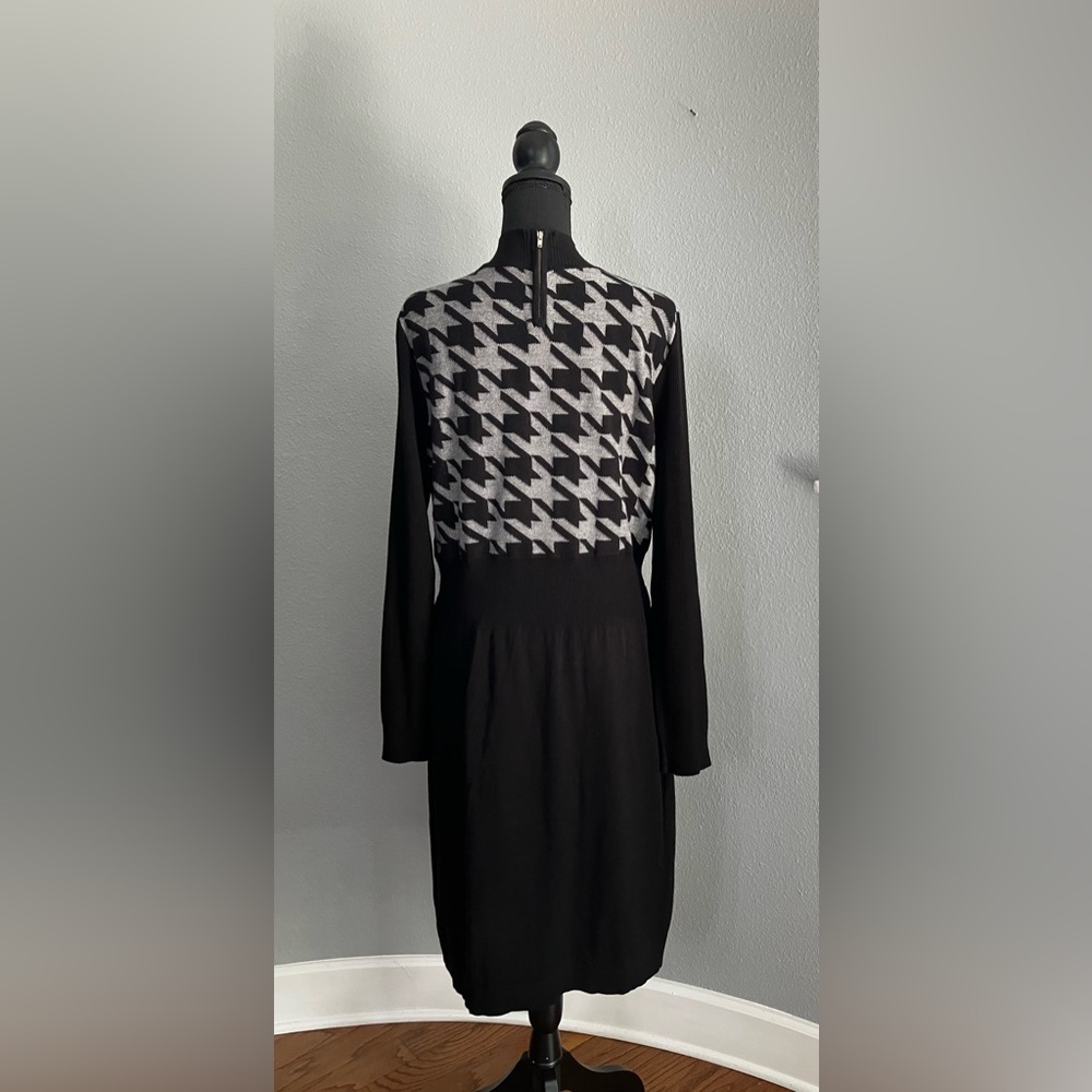 Elegant Black and Gray Houndstooth Dress